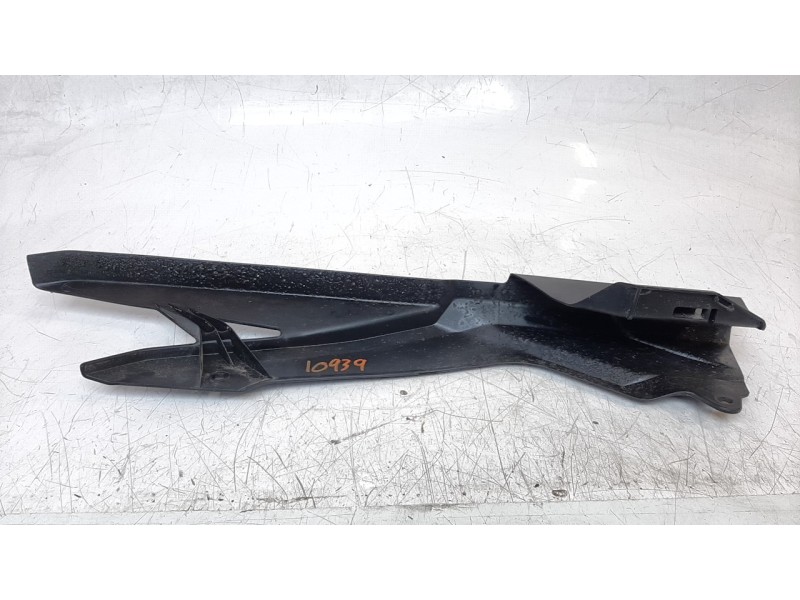 Recambio de moldura para honda cb 500x referencia OEM IAM 40510MKPDN0  