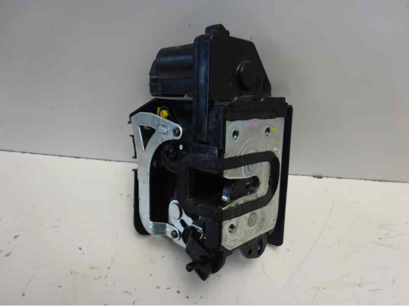 Recambio de cerradura puerta trasera derecha para ssangyong rodius 2.0 td cat referencia OEM IAM   