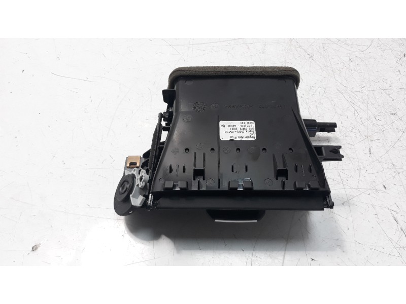 Recambio de rejilla aireadora para toyota avensis 1.8 16v cat referencia OEM IAM 5567005150 09470002 