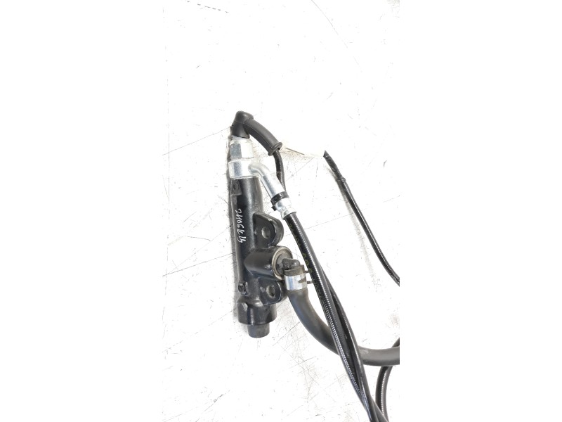 Recambio de bomba freno para ktm 390 duke referencia OEM IAM 93313001033  