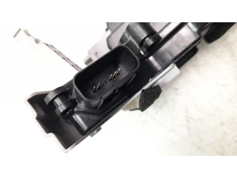Recambio de cerradura puerta trasera izquierda para hyundai kona 1.0 tgdi cat referencia OEM IAM 81410J9000  