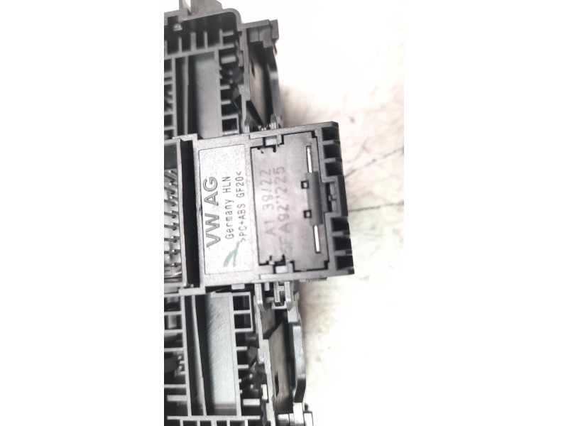 Recambio de palanca freno para cupra formentor 1.5 tsi referencia OEM IAM 5FA927225  