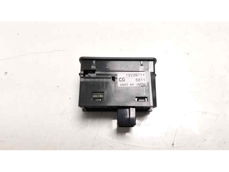 Recambio de mando elevalunas trasero derecho para opel astra h ber. cosmo referencia OEM IAM 13228711  