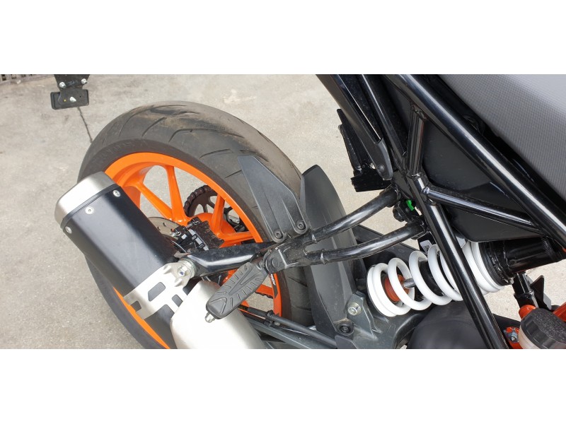 Recambio de estribo para ktm 390 duke referencia OEM IAM 93003151033  