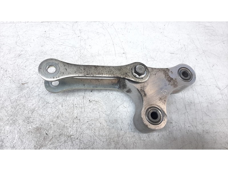 Recambio de bieleta estabilizadora trasera izquierda para honda cb 500x referencia OEM IAM 52465MKPJ00  
