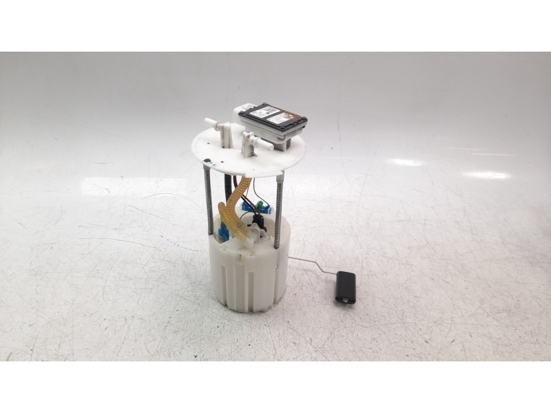 Recambio de bomba combustible para hyundai tucson (nx) maxx 2wd referencia OEM IAM 31110N7800  