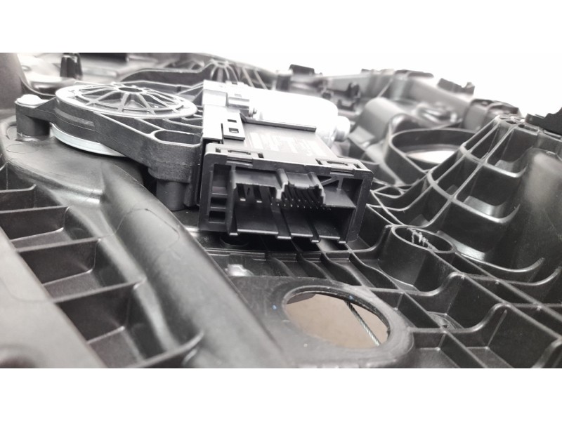 Recambio de elevalunas trasero izquierdo para volvo xc 40 essential 2wd referencia OEM IAM 32353277  