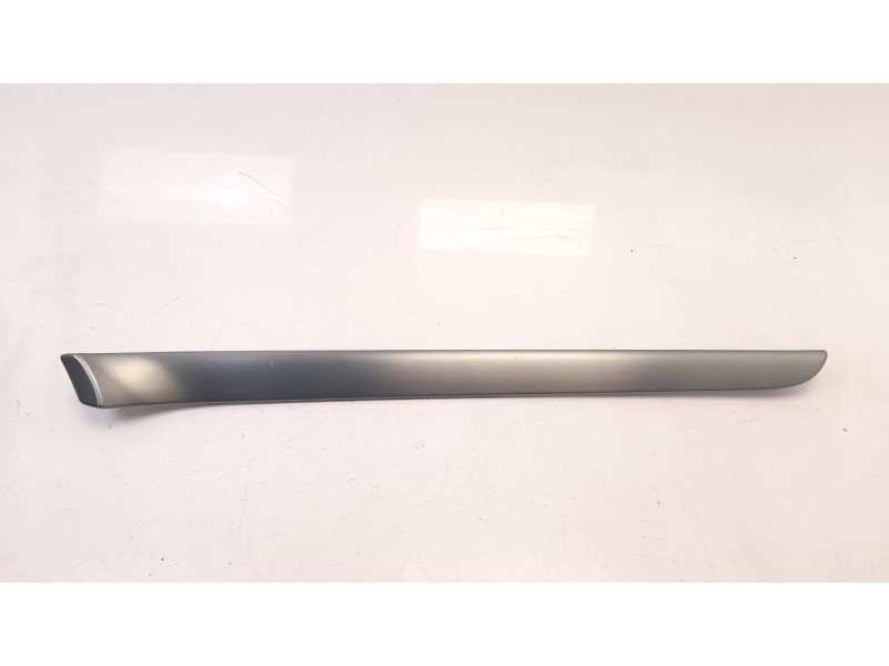 Recambio de moldura para audi a4 avant (8e) 2.0 tdi referencia OEM IAM 8E0867410  