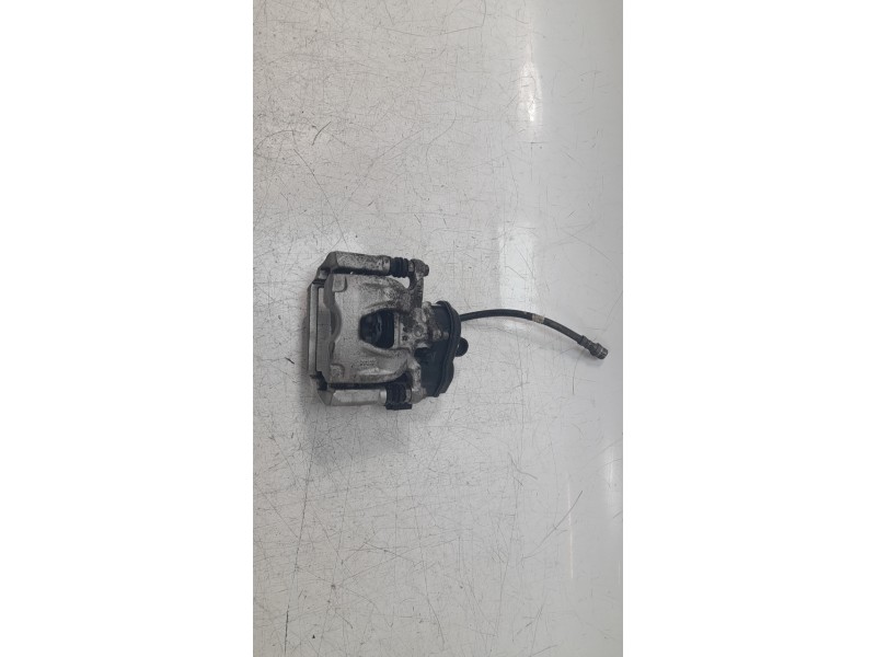 Recambio de pinza de freno trasera izquierda para audi a4 berlina (8wc) 35 tdi s line referencia OEM IAM 8W0405AT  