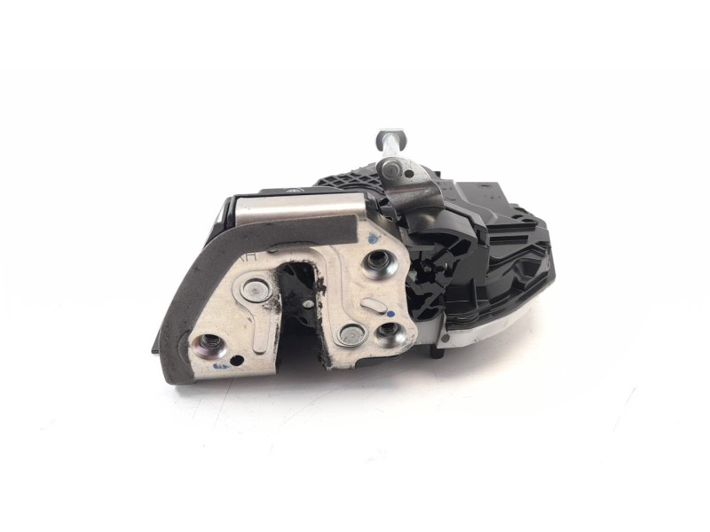 Recambio de cerradura puerta trasera derecha para toyota aygo 1.0 cat referencia OEM IAM 6905002390  