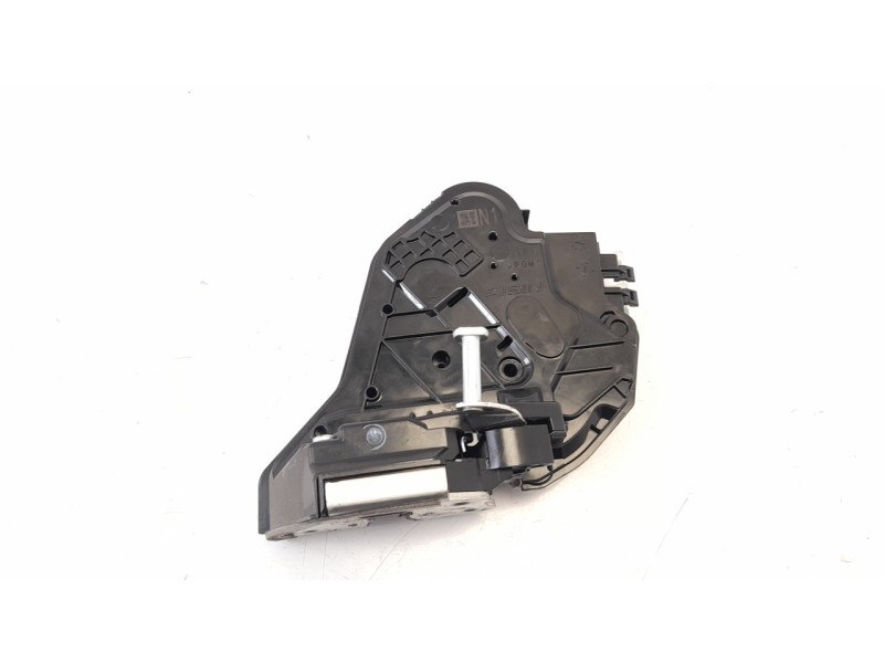 Recambio de cerradura puerta trasera derecha para toyota aygo 1.0 cat referencia OEM IAM 6905002390  