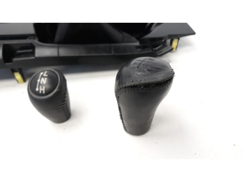 Recambio de pomo palanca cambio para toyota land cruiser (j12) 3.0 turbodiesel referencia OEM IAM 5880460370  