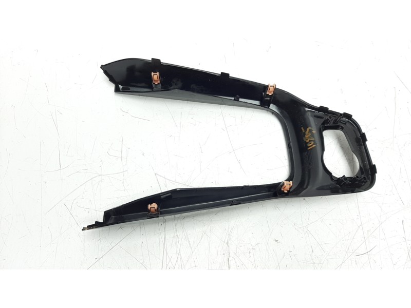 Recambio de moldura para suzuki vitara 1.6 ddis turbodiesel cat referencia OEM IAM 7581154P3  