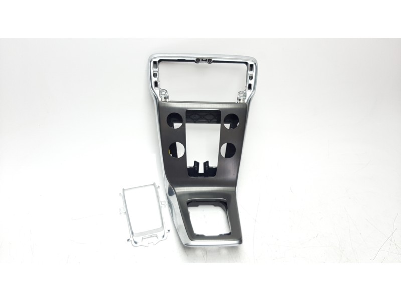 Recambio de moldura para volvo v40 momentum referencia OEM IAM   