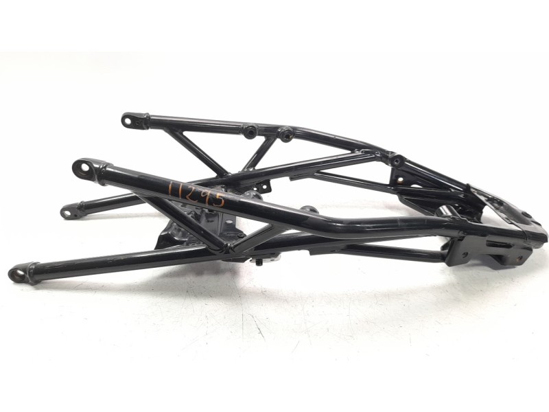 Recambio de subchasis trasero para ktm 390 duke referencia OEM IAM 93003002000C1  
