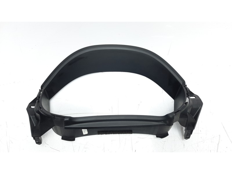 Recambio de moldura para suzuki vitara 1.6 ddis turbodiesel cat referencia OEM IAM 7331154P1  