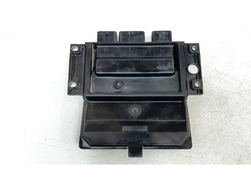 Recambio de centralita motor uce para renault megane ii berlina 5p dynamique referencia OEM IAM 8200399038  
