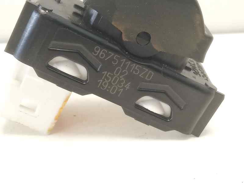 Recambio de mando elevalunas delantero derecho para peugeot 2008 referencia OEM IAM 96751115ZD IAF040107CP 