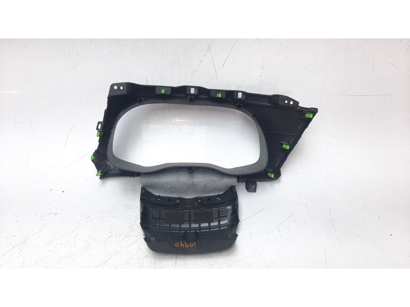 Recambio de moldura para hyundai tucson 1.7 crdi cat referencia OEM IAM 84721D7000  
