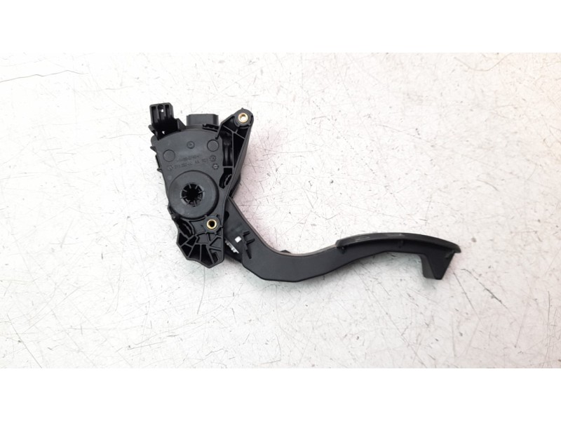 Recambio de potenciometro pedal para renault clio v 1.5 blue dci diesel fap referencia OEM IAM 180108467R  