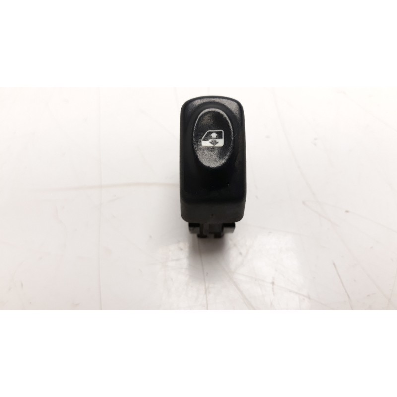 Recambio de mando elevalunas delantero izquierdo para renault clio ii fase i (b/cbo) 1.2 referencia OEM IAM 430000K  
