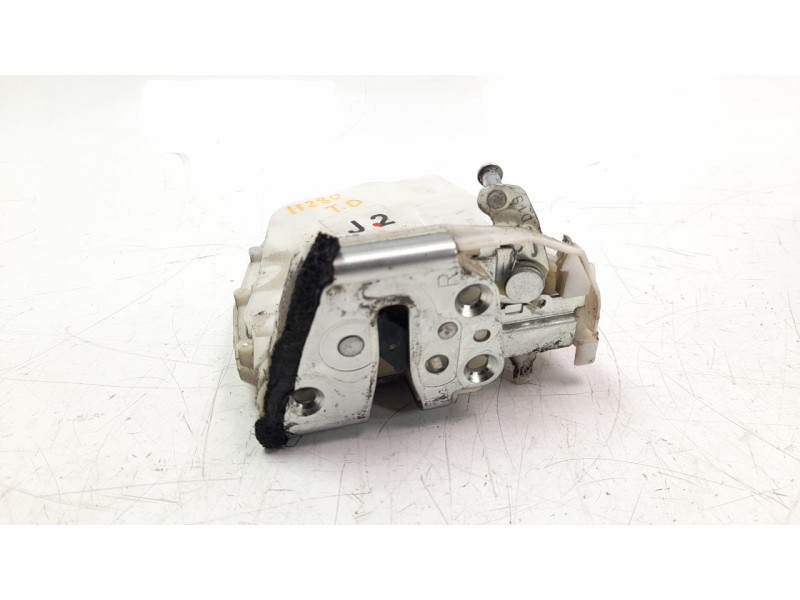Recambio de cerradura puerta trasera derecha para suzuki swift berlina (mz) 1.3 16v cat referencia OEM IAM 8230162J20  