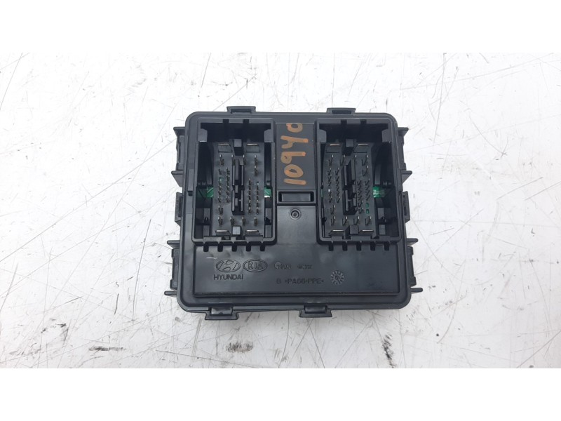Recambio de caja reles / fusibles para hyundai tucson 1.7 crdi cat referencia OEM IAM 91950D3240  