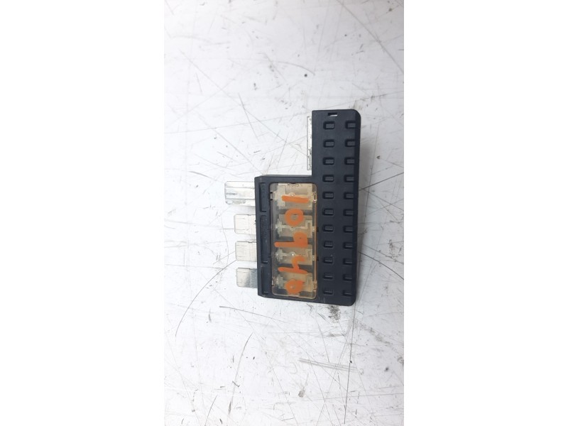 Recambio de caja reles / fusibles para hyundai tucson 1.7 crdi cat referencia OEM IAM 1898009700  