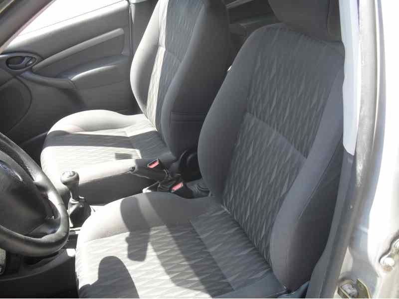 ford focus berlina (cak) del año 2003