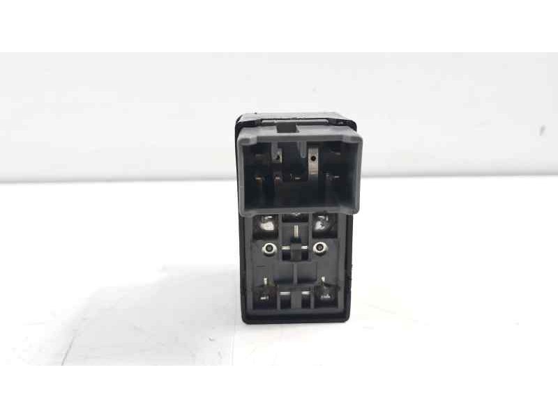 Recambio de mando elevalunas trasero derecho para chevrolet lacetti 1.6 cat referencia OEM IAM 621W04790  