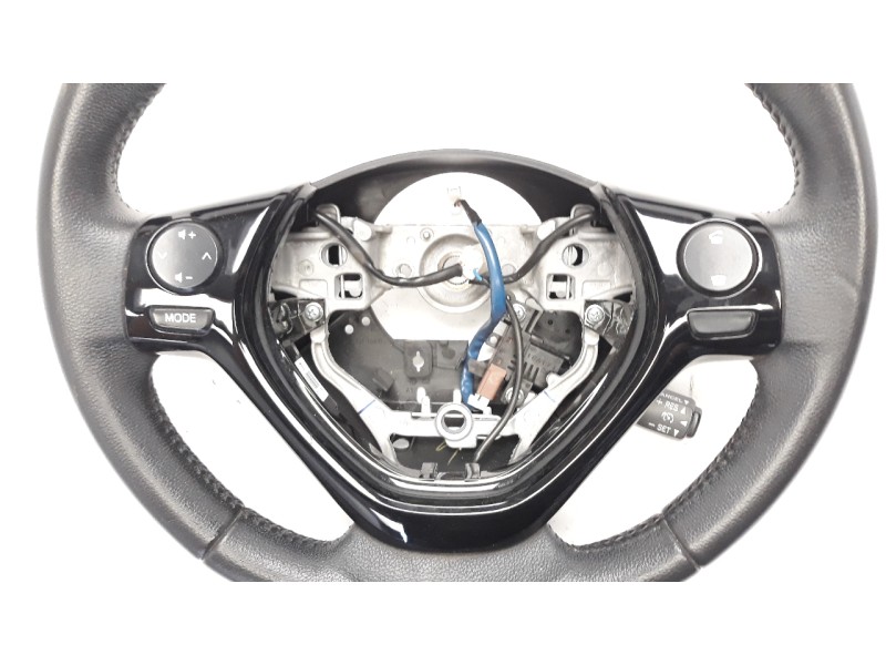 Recambio de volante para toyota aygo 1.0 cat referencia OEM IAM 451000H060B1  