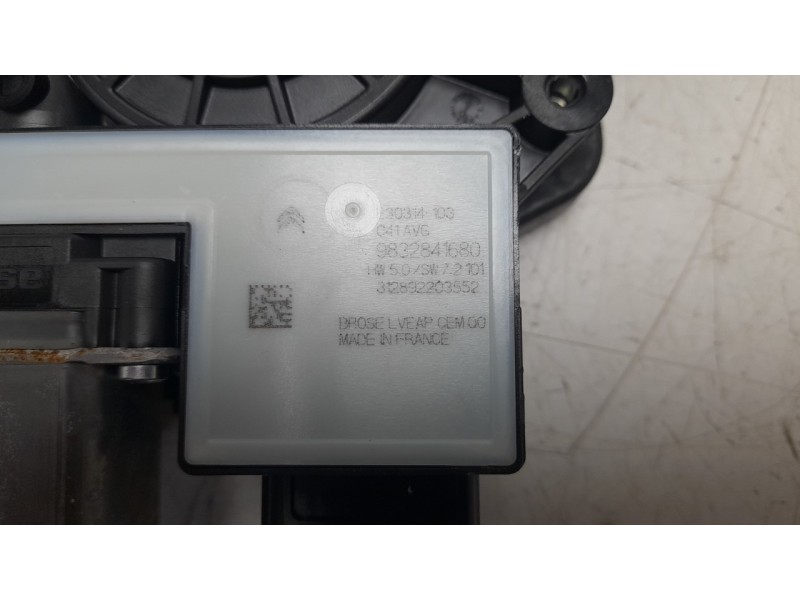 Recambio de elevalunas delantero izquierdo para citroen c4 x e-shine referencia OEM IAM 9832821680  