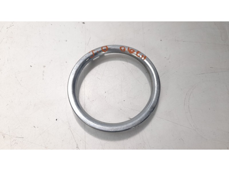 Recambio de moldura para renault clio iv 1.2 16v referencia OEM IAM 261A27071R  