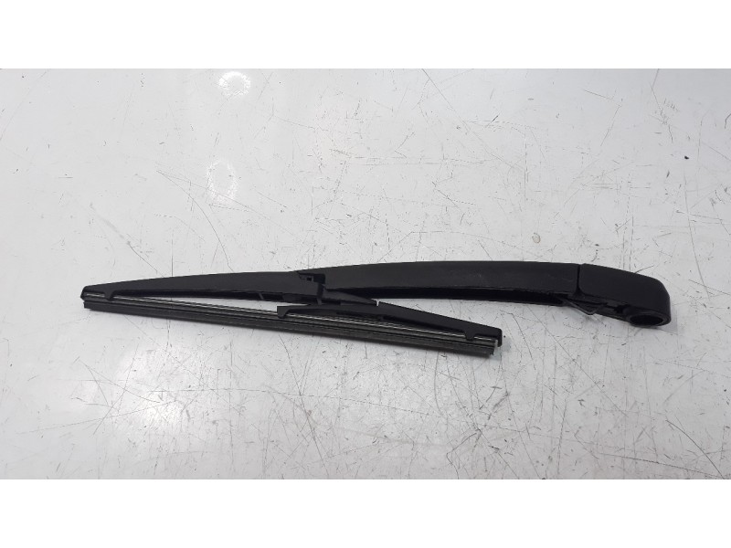 Recambio de brazo limpia trasero para hyundai kona 1.0 tgdi cat referencia OEM IAM 988152P000  