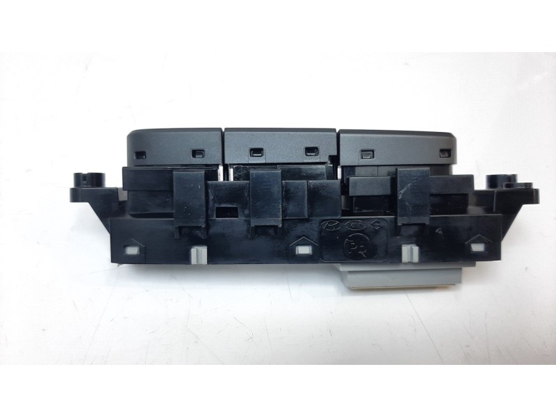 Recambio de interruptor para hyundai kona 1.0 tgdi cat referencia OEM IAM 93350J9AF0  