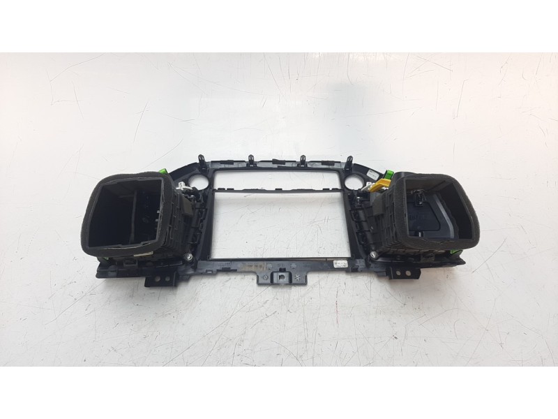 Recambio de rejilla aireadora para hyundai tucson 1.7 crdi cat referencia OEM IAM 84740D7100 97410D7000 84740D7100