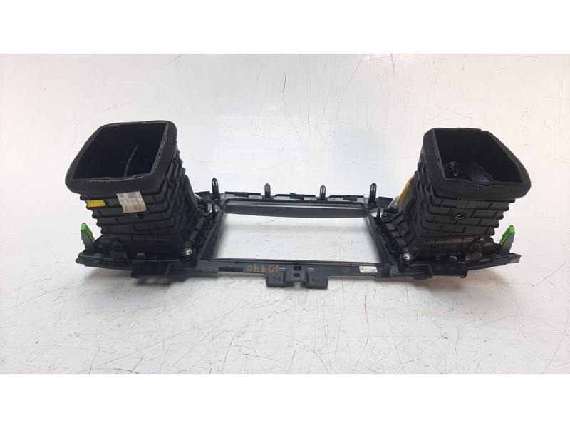 Recambio de rejilla aireadora para hyundai tucson 1.7 crdi cat referencia OEM IAM 84740D7100 97410D7000 84740D7100