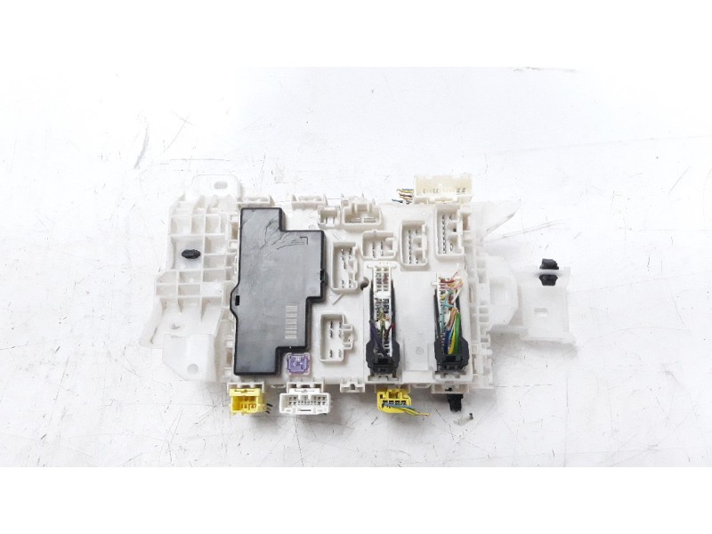 Recambio de caja reles / fusibles para suzuki vitara 1.6 ddis turbodiesel cat referencia OEM IAM AA0A4880  