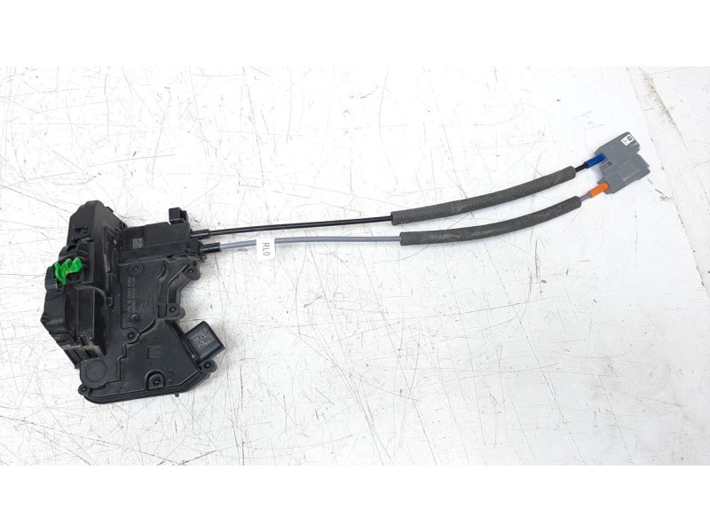 Recambio de cerradura puerta trasera izquierda para hyundai kona 1.0 tgdi cat referencia OEM IAM 81410J9000  