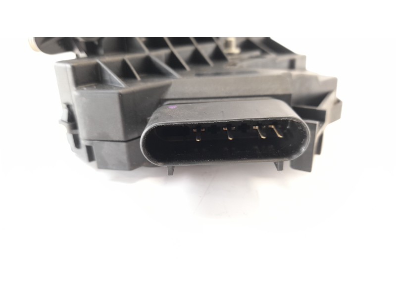 Recambio de cerradura puerta delantera derecha para ford focus lim. 1.6 tdci cat referencia OEM IAM BM5AA21812BF CRDFRD6073 