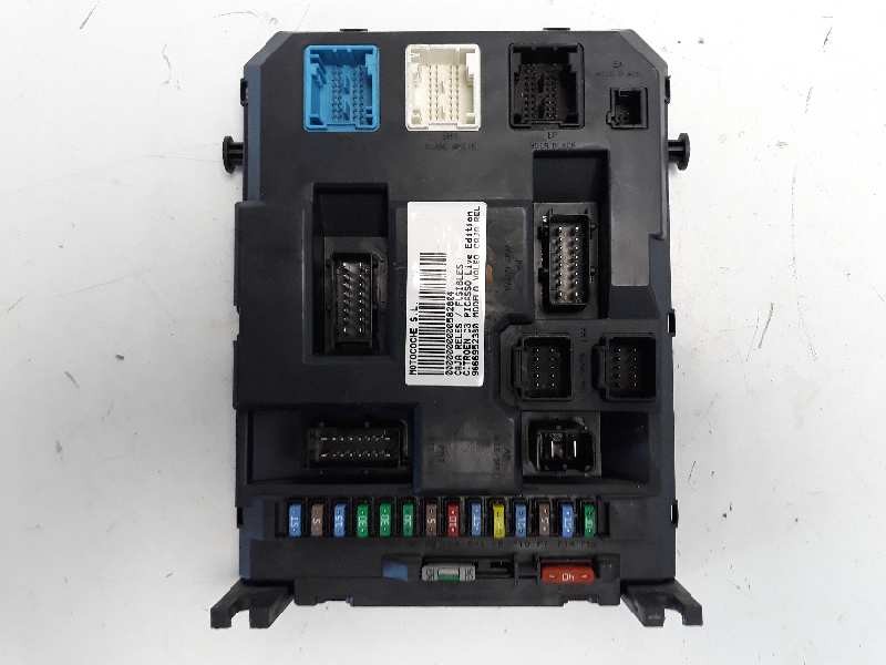 Recambio de caja reles / fusibles para citroen c3 picasso live edition referencia OEM IAM 9666952380 22661F01 