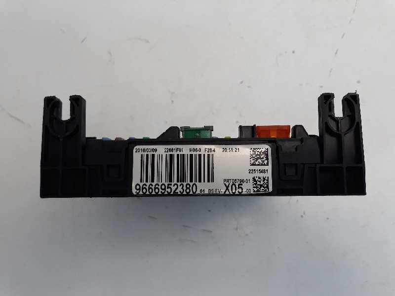 Recambio de caja reles / fusibles para citroen c3 picasso live edition referencia OEM IAM 9666952380 22661F01 