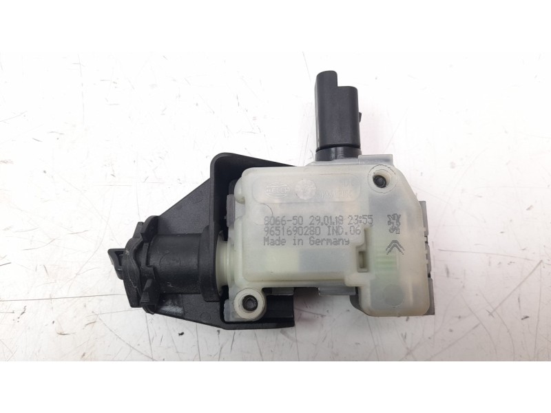 Recambio de tapa exterior combustible para peugeot 508 2.0 blue-hdi fap referencia OEM IAM 9651690280  
