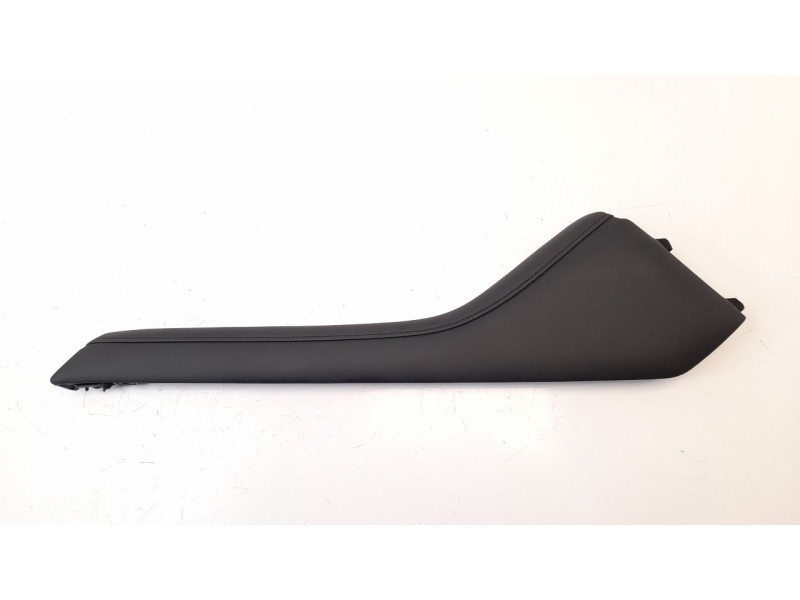 Recambio de moldura para mazda 3 berlina (bp) referencia OEM IAM BDGF64914  