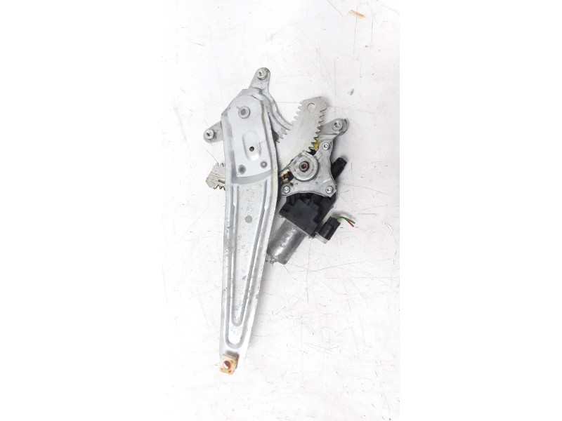 Recambio de elevalunas trasero derecho para suzuki vitara 1.6 ddis turbodiesel cat referencia OEM IAM 8353061M00  