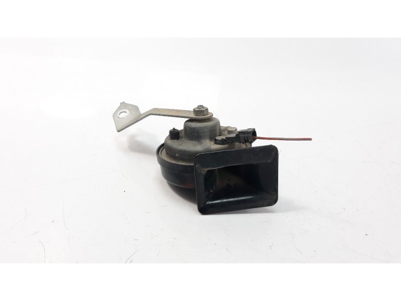 Recambio de claxon para mazda 3 berlina (bk) 1.6 cd diesel cat referencia OEM IAM BP4K6678Y  