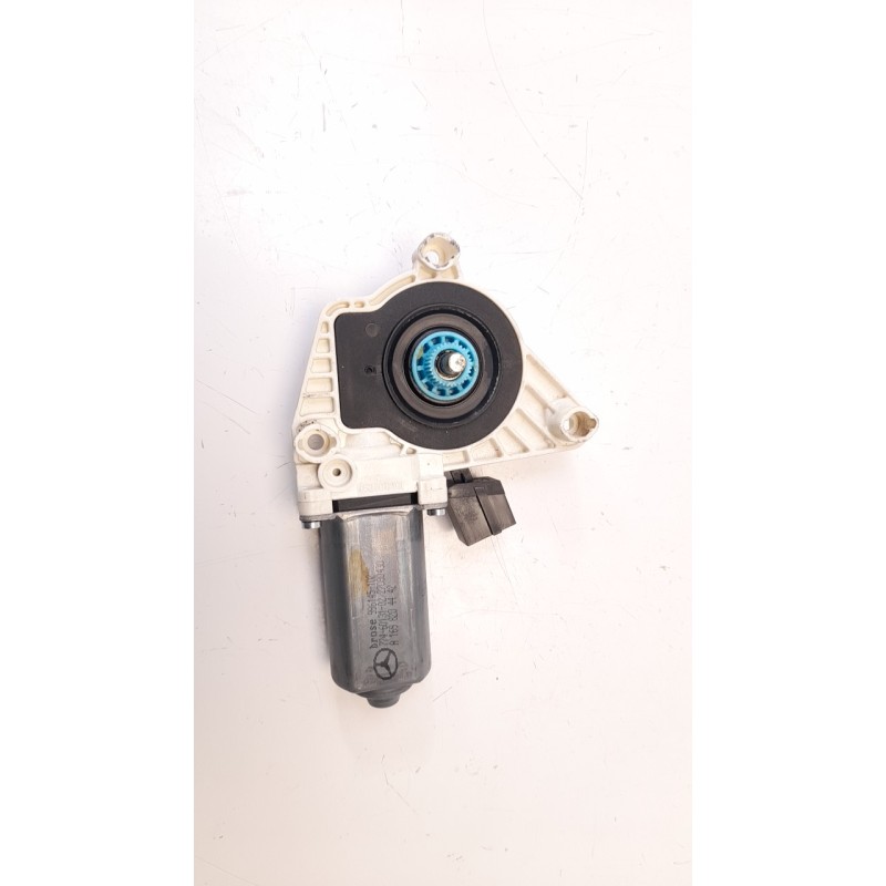Recambio de motor elevalunas delantero derecho para mercedes-benz clase b (w245) 2.0 cat referencia OEM IAM A1698204442 99614510