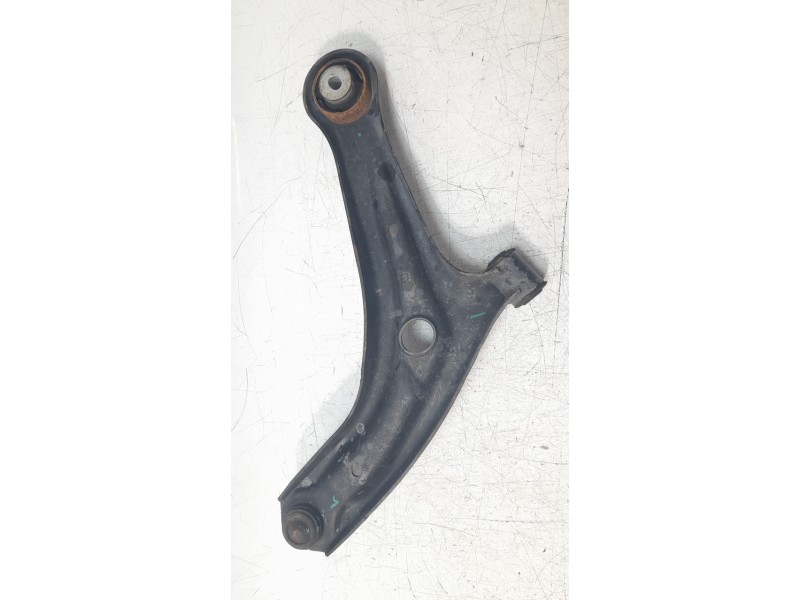 Recambio de brazo suspension inferior delantero izquierdo para ford ka+ 1.2 ti-vct cat referencia OEM IAM E4B13051A2D  