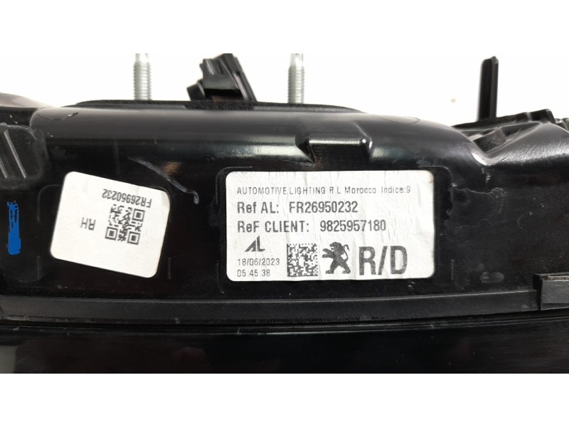 Recambio de piloto trasero derecho interior para peugeot 2008 (p1) allure pack referencia OEM IAM 9825957180  