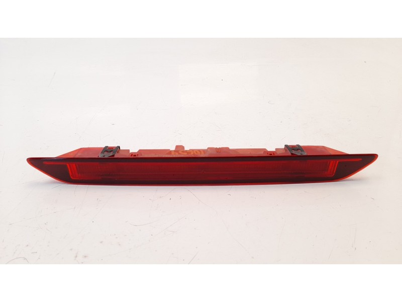 Recambio de luz central de freno para ford focus lim. 1.6 tdci cat referencia OEM IAM BM5113A601AD  